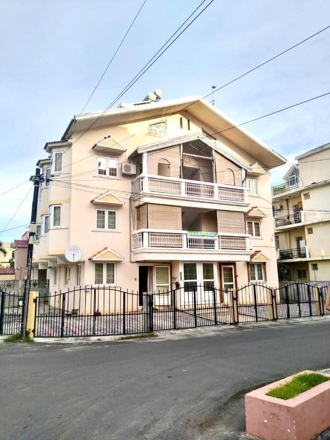 Cosy Flat Beachfront Flic-en-Flacq Esterno foto